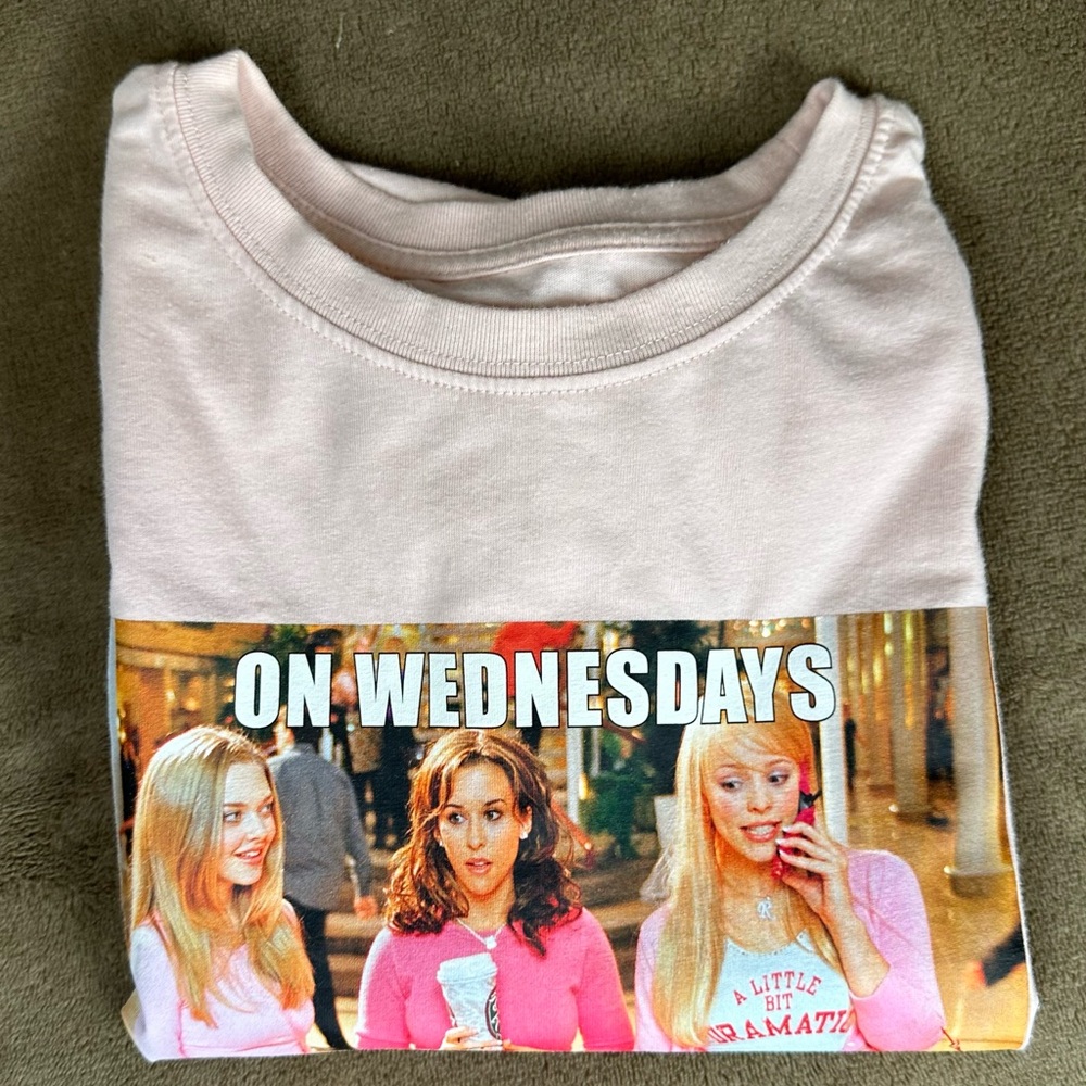 Mean Girls T-Shirt XL (14) On Wednesdays We Wear Pink Graphic Tee Movie Meme - Picture 9 of 9